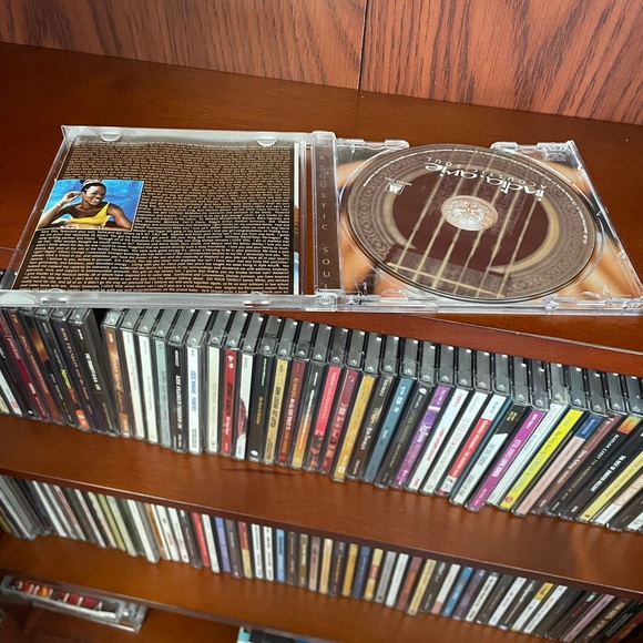 EUC India Arie CD “Acoustic Soul” is her debut studio album released Ma… - Picture 7 of 7